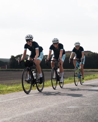 Afgelopen weekend zijn enkele HRM dames naar het hoge noorden afgereisd om de Elfstedentocht te fietsen! 237 km en 11 steden later konden ze gelukkig nog steeds lachen! 🚴🏽‍♀️🥇